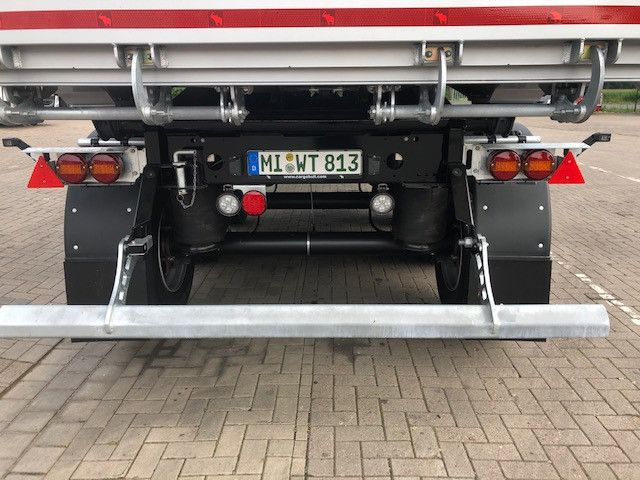 Schmitz Cargobull Kipper 52m³ mit gekröpftem Chassis - Sklápěcí návěs: obrázek 4 Schmitz Cargobull Kipper 52m³ mit gekröpftem Chassis - Sklápěcí návěs: obrázek 4