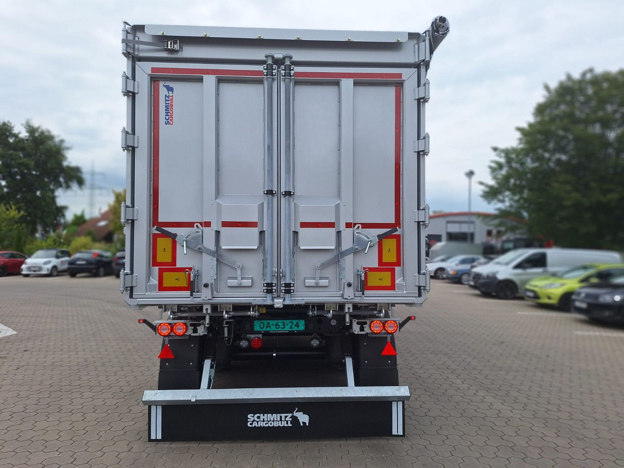 Schmitz Cargobull Kipper 52m³ mit gekröpftem Chassis - Sklápěcí návěs: obrázek 4 Schmitz Cargobull Kipper 52m³ mit gekröpftem Chassis - Sklápěcí návěs: obrázek 4