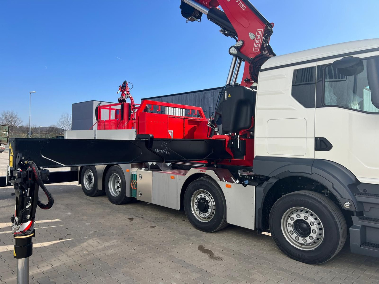 MAN 8x4 Hydro mit F1150 inkl Jib und Winde Korb - Tahač: obrázek 3 MAN 8x4 Hydro mit F1150 inkl Jib und Winde Korb - Tahač: obrázek 3