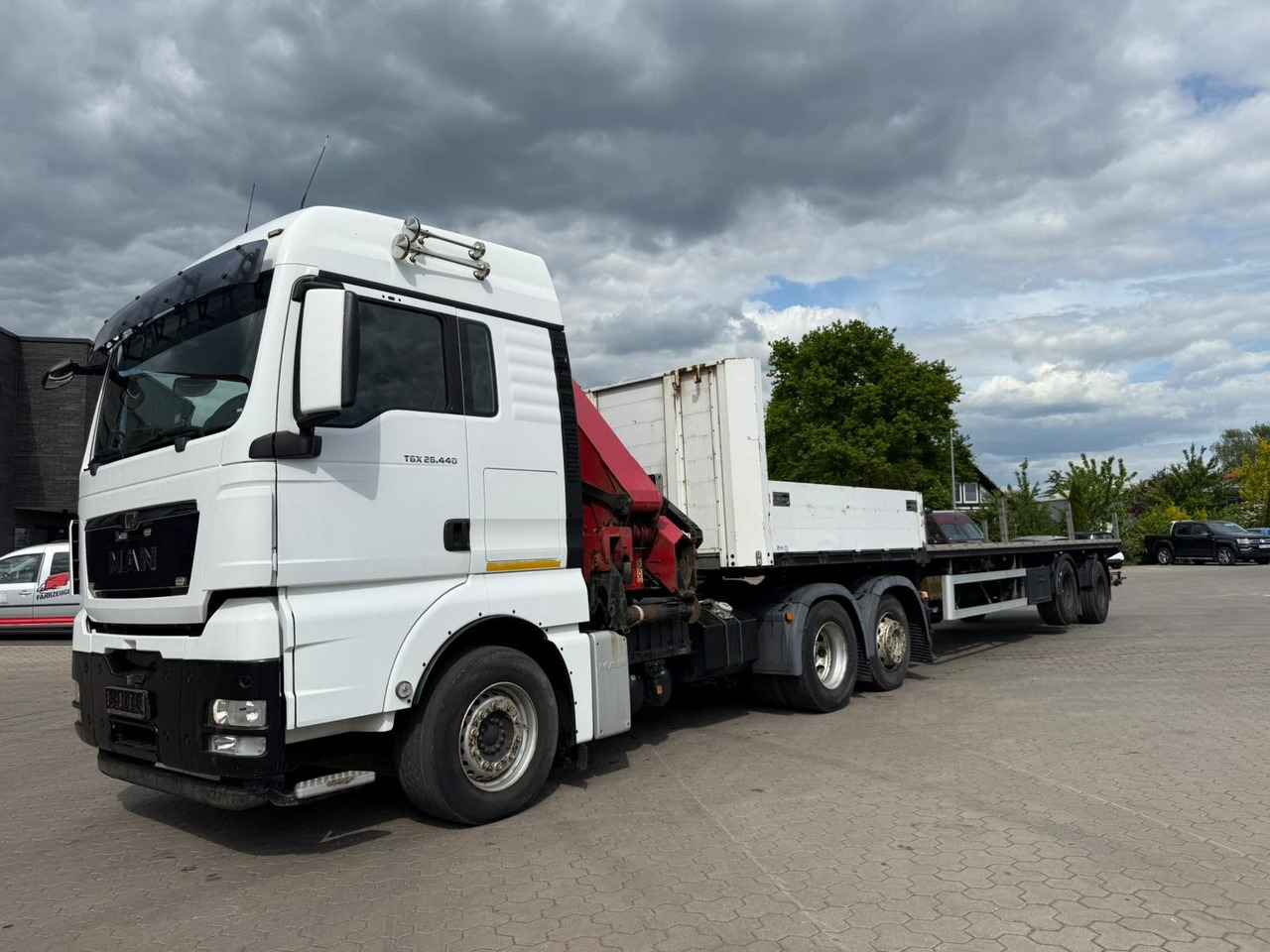 MAN TGX 26.440 6x2 mit HMF 3000-5 Kran - Tahač: obrázek 2 MAN TGX 26.440 6x2 mit HMF 3000-5 Kran - Tahač: obrázek 2
