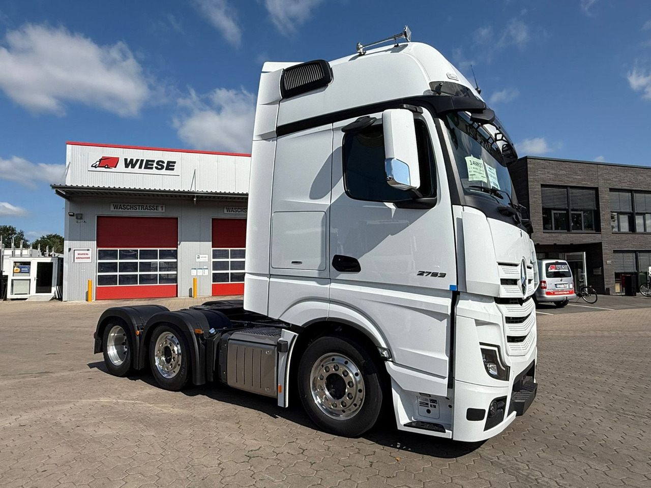 Mercedes-Benz Actros 2753 GigaSpace L 6x2 Lowliner TrendLine - Tahač: obrázek 2 Mercedes-Benz Actros 2753 GigaSpace L 6x2 Lowliner TrendLine - Tahač: obrázek 2