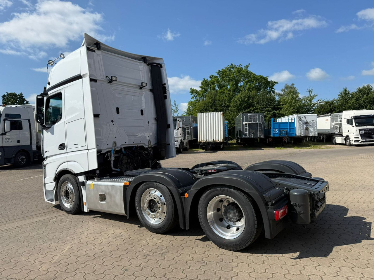 Mercedes-Benz Actros 2753 GigaSpace L 6x2 Lowliner TrendLine - Tahač: obrázek 4 Mercedes-Benz Actros 2753 GigaSpace L 6x2 Lowliner TrendLine - Tahač: obrázek 4