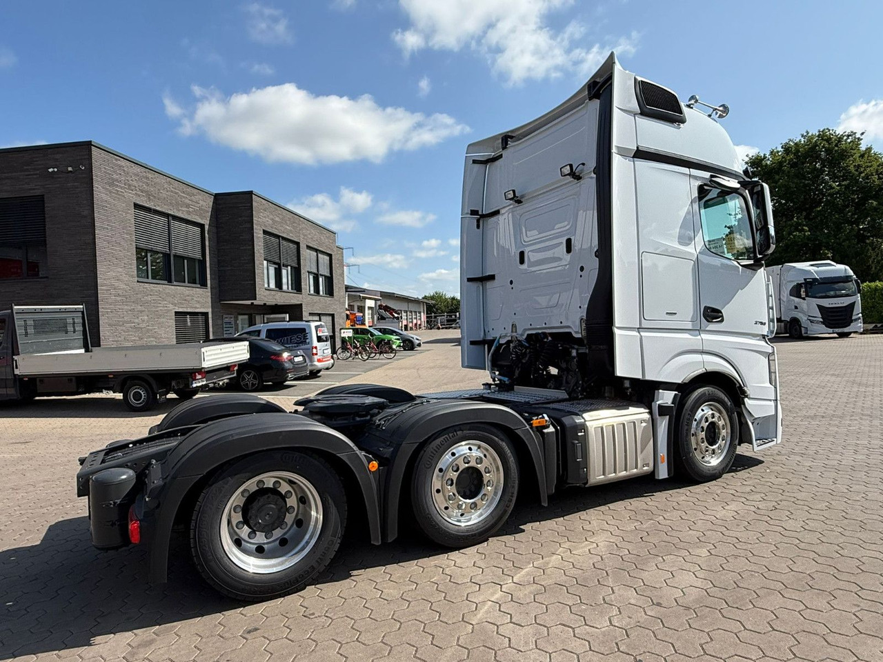 Mercedes-Benz Actros 2753 GigaSpace L 6x2 Lowliner TrendLine - Tahač: obrázek 5 Mercedes-Benz Actros 2753 GigaSpace L 6x2 Lowliner TrendLine - Tahač: obrázek 5