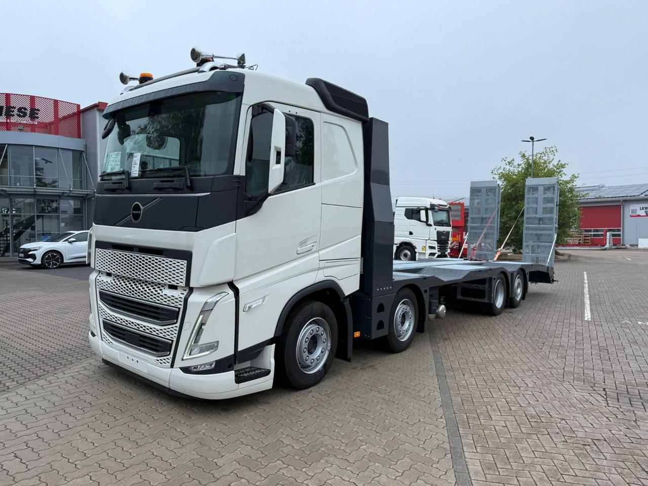 Volvo Arbeitsbühnen Baumaschinentransporter mit Rampen - Odtahovka: obrázek 5 Volvo Arbeitsbühnen Baumaschinentransporter mit Rampen - Odtahovka: obrázek 5