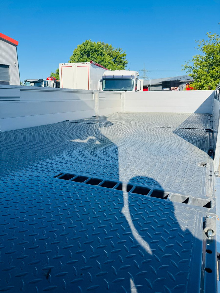 Volvo FH 500 8x2 mit F710RA.2.27 L426 und V20 Winde - Nákladní automobil valníkový/ Plošinový, Auto s hydraulickou rukou: obrázek 4 Volvo FH 500 8x2 mit F710RA.2.27 L426 und V20 Winde - Nákladní automobil valníkový/ Plošinový, Auto s hydraulickou rukou: obrázek 4