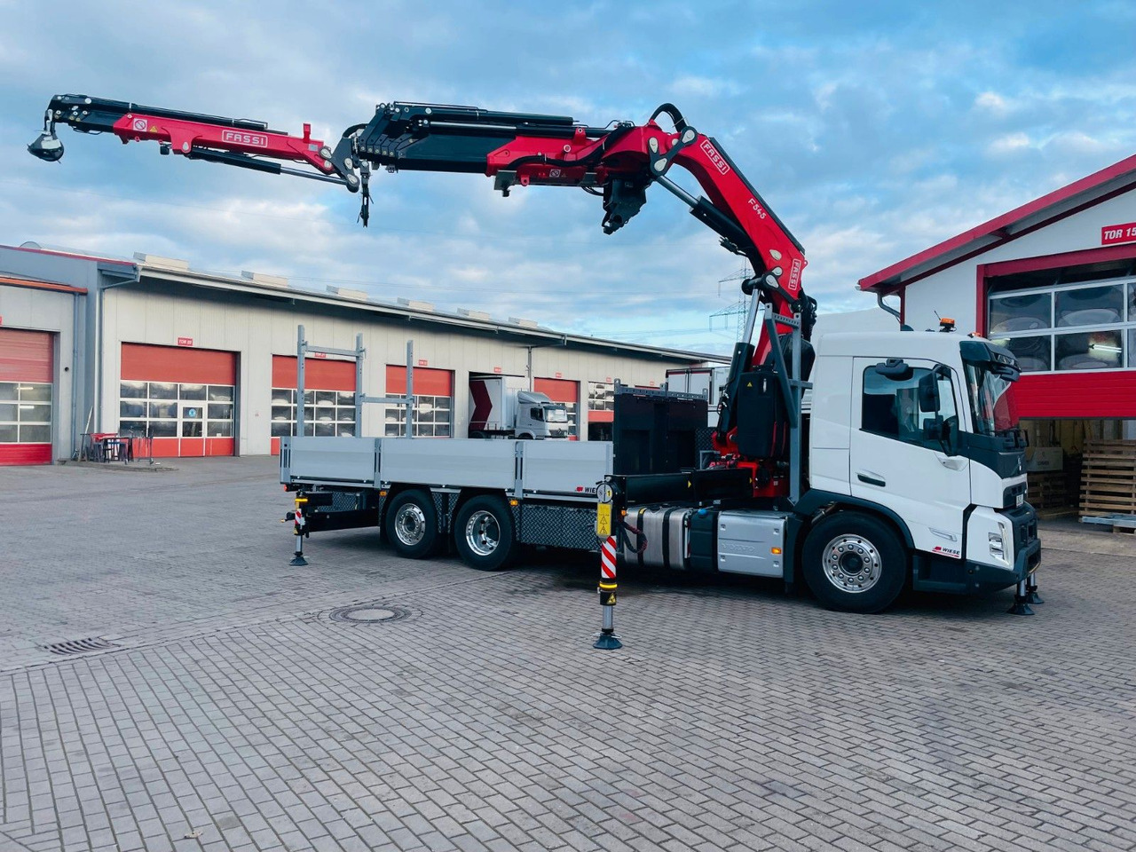 Volvo FMX 500 FASSI Ladekran F545 JIB & Winde Sofort - Nákladní automobil valníkový/ Plošinový, Auto s hydraulickou rukou: obrázek 4 Volvo FMX 500 FASSI Ladekran F545 JIB & Winde Sofort - Nákladní automobil valníkový/ Plošinový, Auto s hydraulickou rukou: obrázek 4