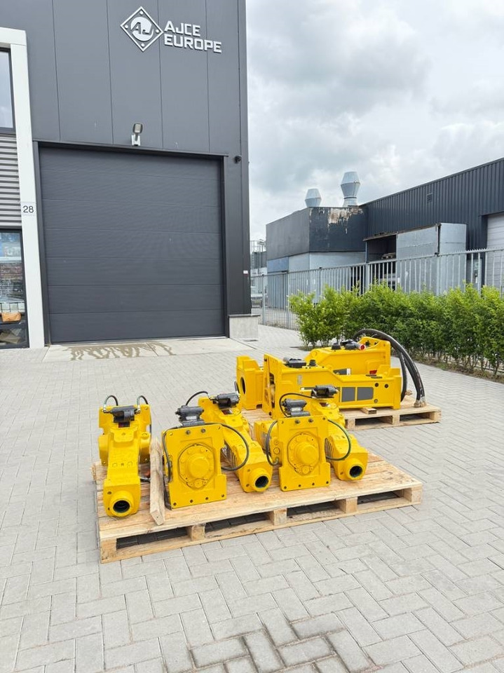 Epiroc Atlas copco SB302 - Hydraulické kladivo pro Stavební technika: obrázek 1 Epiroc Atlas copco SB302 - Hydraulické kladivo pro Stavební technika: obrázek 1
