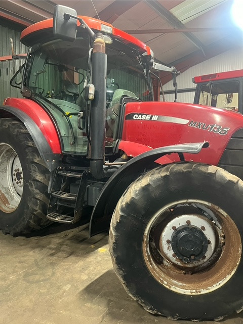CASE IH MXU 135 - Traktor: obrázek 1 CASE IH MXU 135 - Traktor: obrázek 1