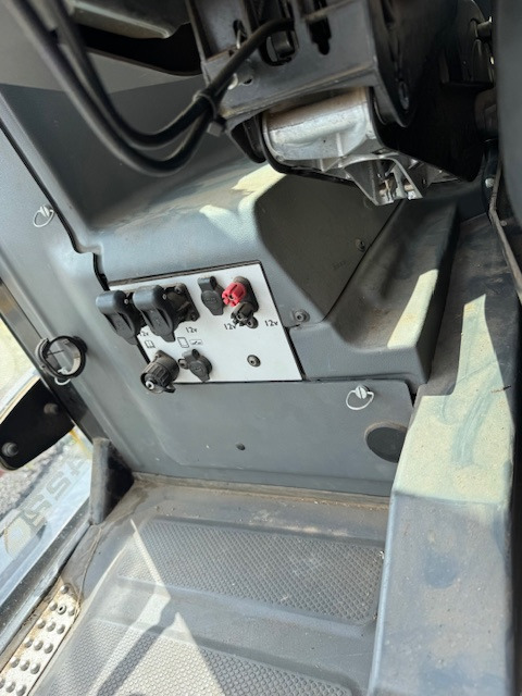 JCB 4220 fastrac - Traktor: obrázek 5 JCB 4220 fastrac - Traktor: obrázek 5
