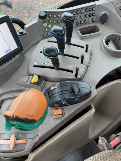 JOHN DEERE 6140R - Traktor: obrázek 5 JOHN DEERE 6140R - Traktor: obrázek 5