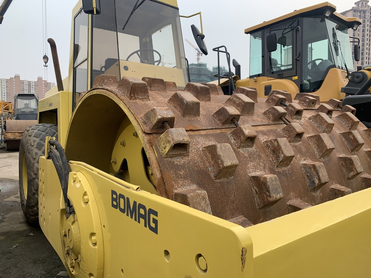 BOMAG BW217D - Válec: obrázek 2 BOMAG BW217D - Válec: obrázek 2