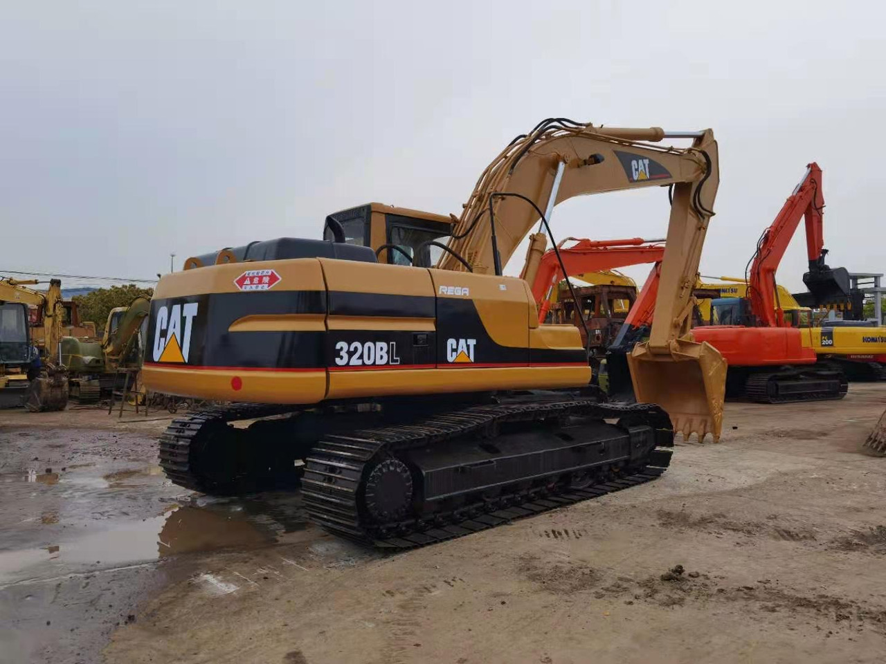 CATERPILLAR 320B - Pásové rýpadlo: obrázek 4 CATERPILLAR 320B - Pásové rýpadlo: obrázek 4