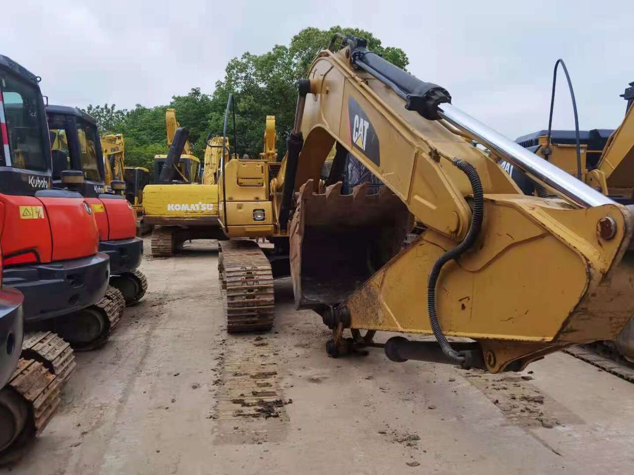 CATERPILLAR 320CL - Pásové rýpadlo: obrázek 3 CATERPILLAR 320CL - Pásové rýpadlo: obrázek 3