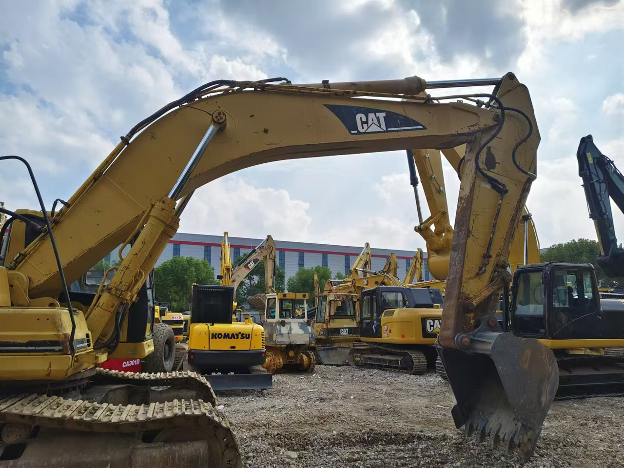 CATERPILLAR 330B - Pásové rýpadlo: obrázek 4 CATERPILLAR 330B - Pásové rýpadlo: obrázek 4