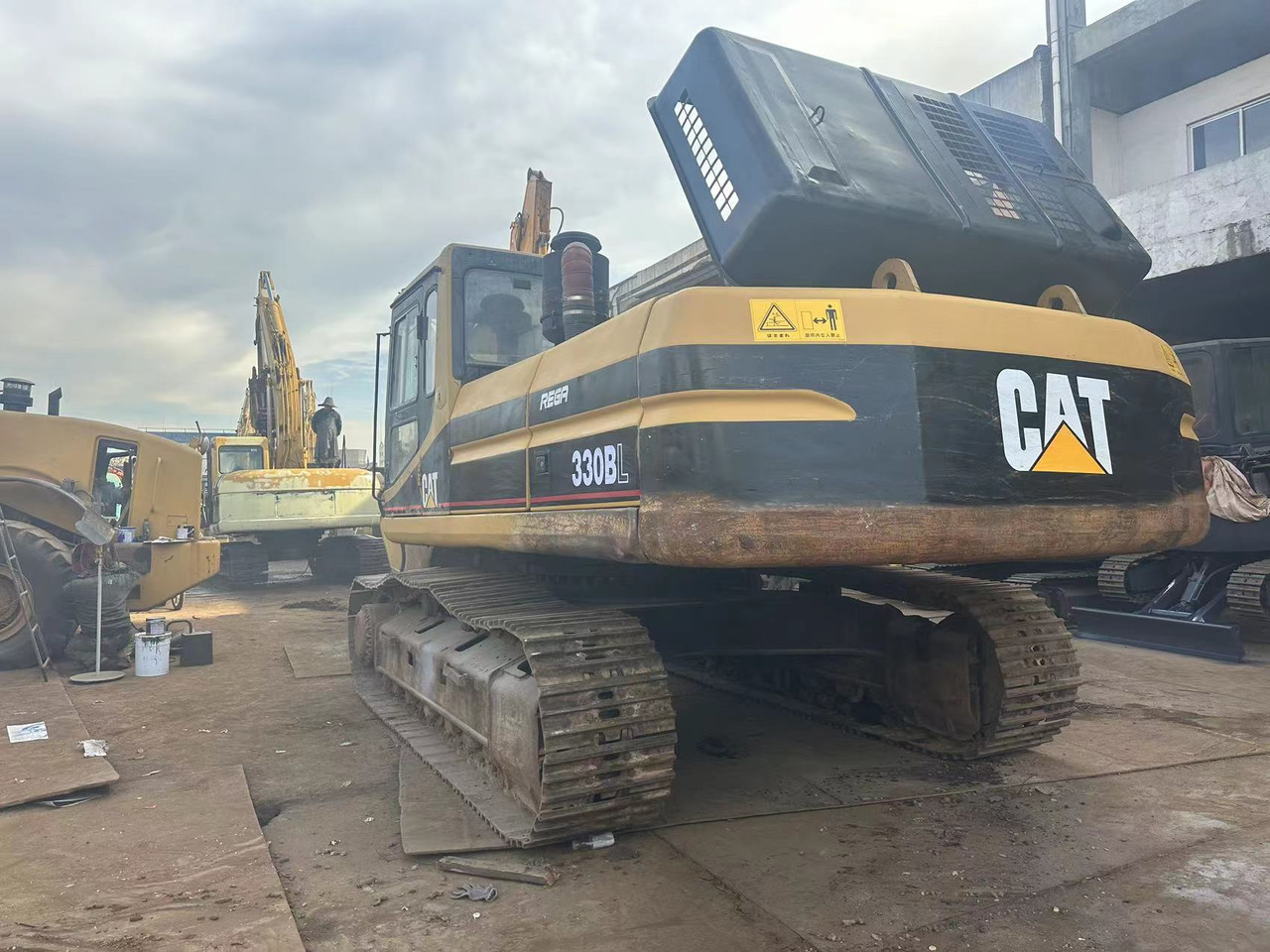 CATERPILLAR 330BL - Pásové rýpadlo: obrázek 4 CATERPILLAR 330BL - Pásové rýpadlo: obrázek 4