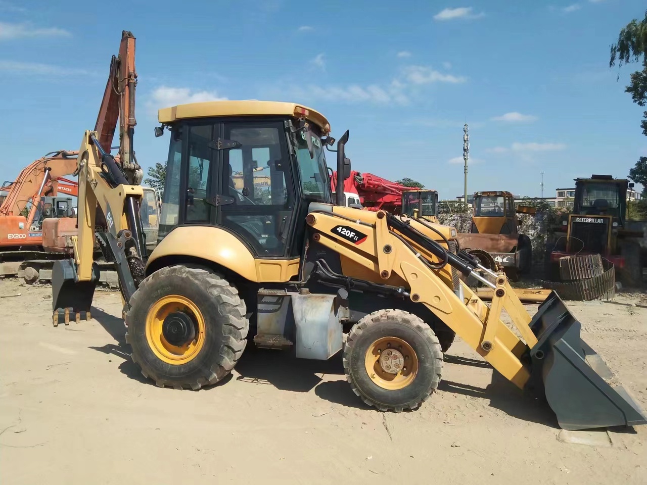 CATERPILLAR 420F - Rýpadlo-nakladač: obrázek 1 CATERPILLAR 420F - Rýpadlo-nakladač: obrázek 1