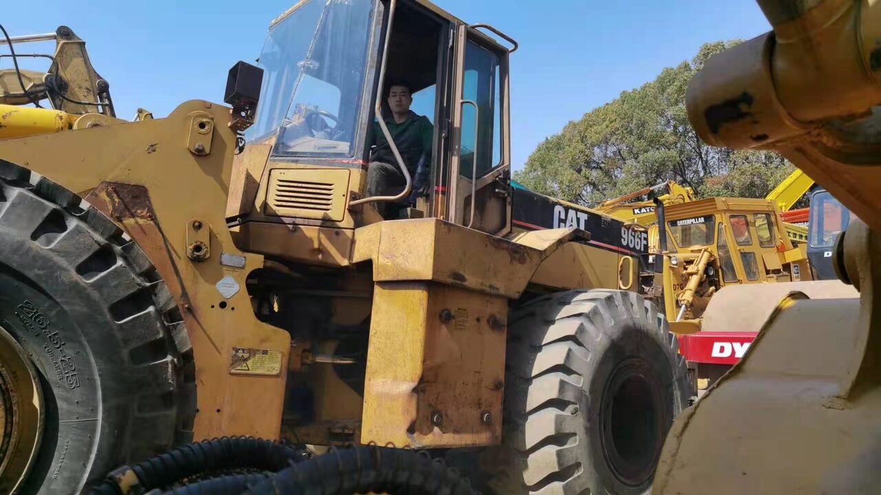 CATERPILLAR 966F - Kolový nakladač: obrázek 2 CATERPILLAR 966F - Kolový nakladač: obrázek 2