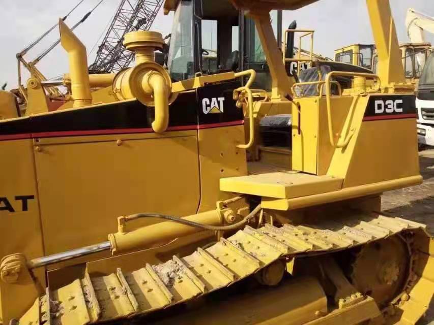 CATERPILLAR D3C - Buldozer: obrázek 5 CATERPILLAR D3C - Buldozer: obrázek 5