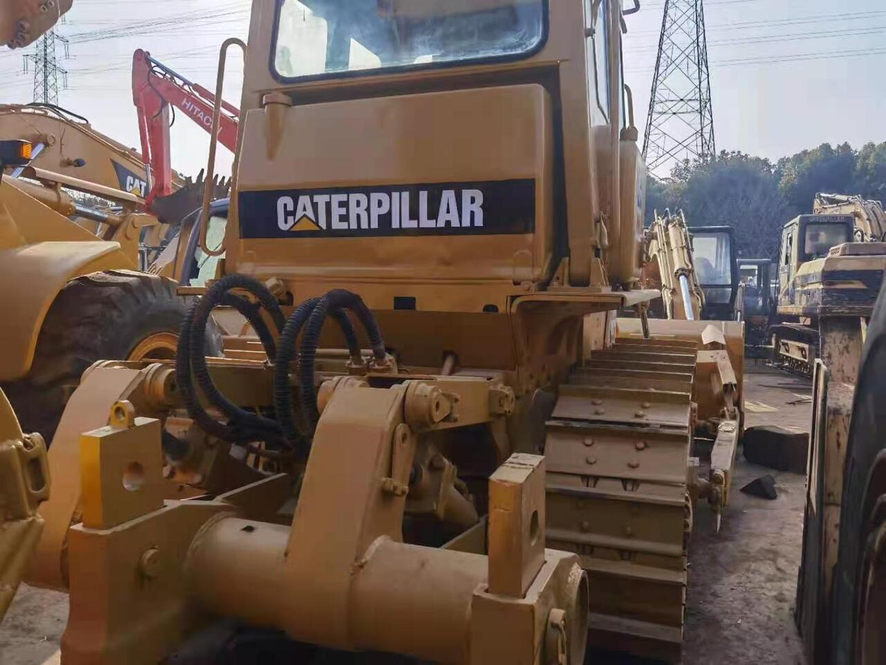 CATERPILLAR D6D - Buldozer: obrázek 4 CATERPILLAR D6D - Buldozer: obrázek 4