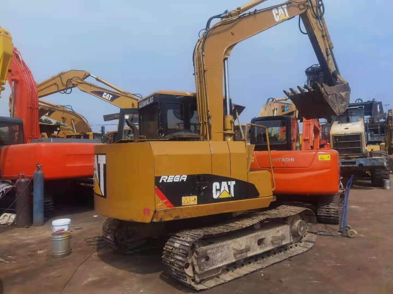 CATERPILLAR E70B - Pásové rýpadlo: obrázek 1 CATERPILLAR E70B - Pásové rýpadlo: obrázek 1