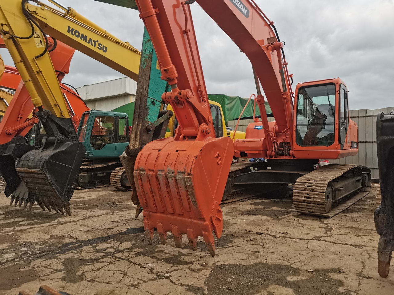 DOOSAN DH225LC-7 - Pásové rýpadlo: obrázek 3 DOOSAN DH225LC-7 - Pásové rýpadlo: obrázek 3
