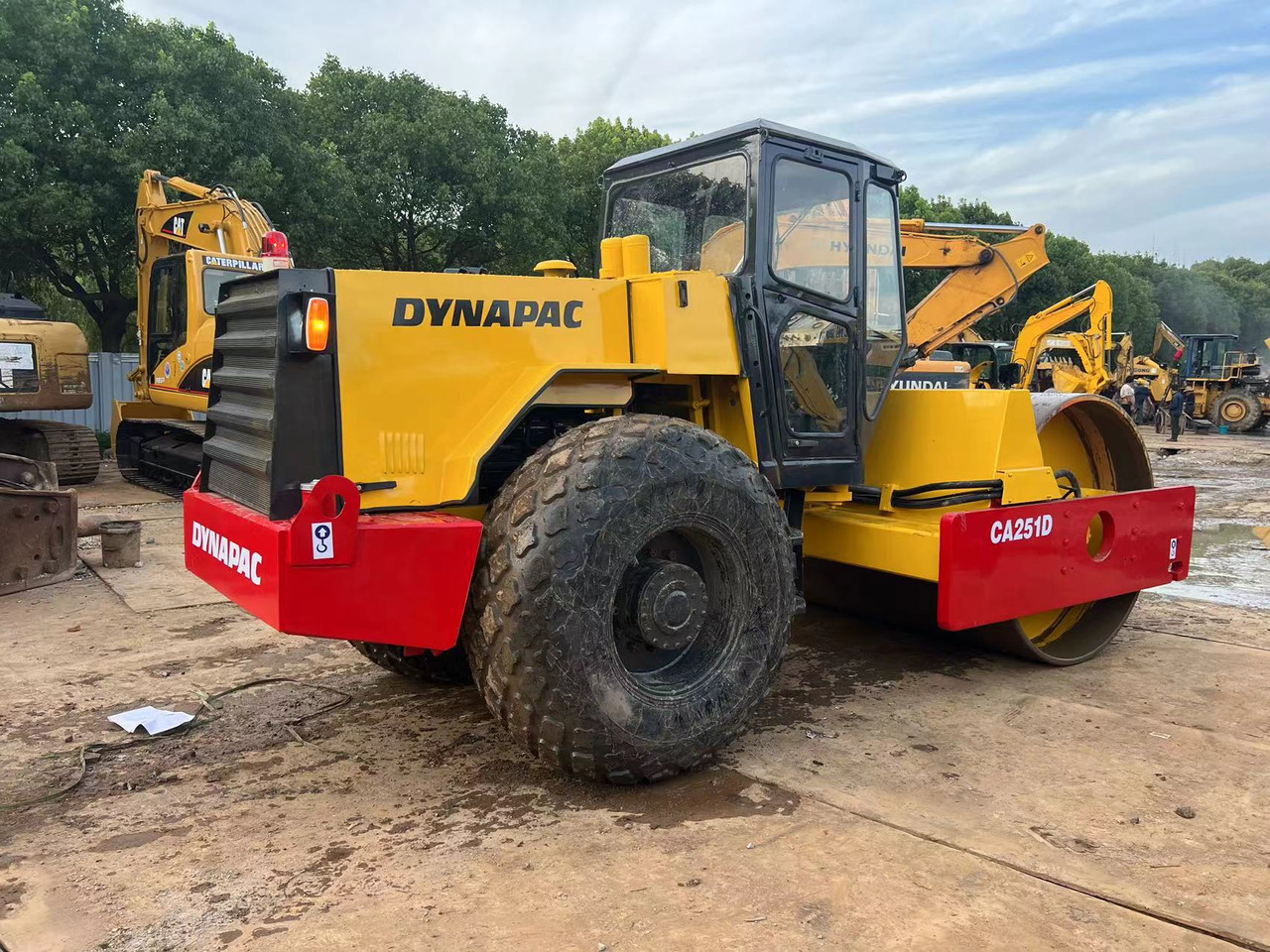 DYNAPAC CA215D - Válec: obrázek 2 DYNAPAC CA215D - Válec: obrázek 2