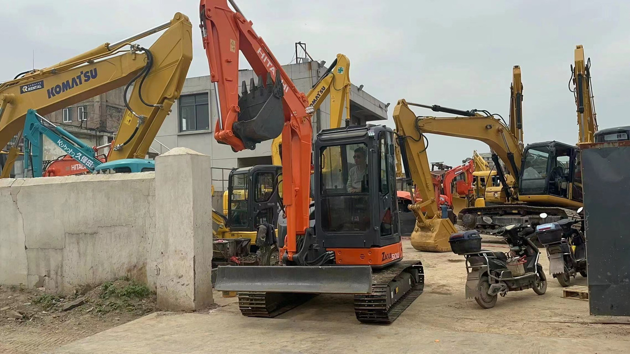 HITACHI ZX50U-2 - Mini rýpadlo: obrázek 3 HITACHI ZX50U-2 - Mini rýpadlo: obrázek 3