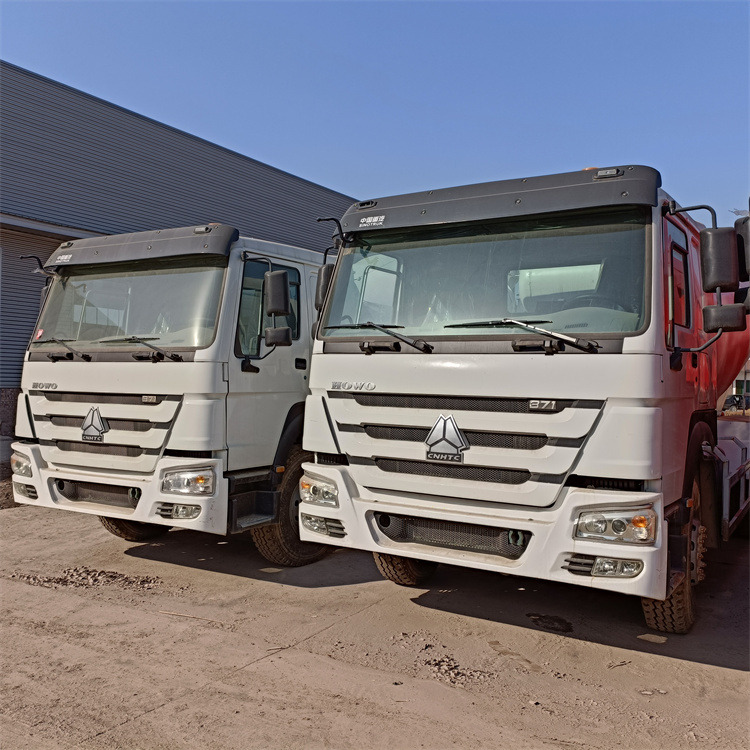 HOWO HOWO-white mixer pump truck - Autodomíchávač s čerpadlem: obrázek 1 HOWO HOWO-white mixer pump truck - Autodomíchávač s čerpadlem: obrázek 1