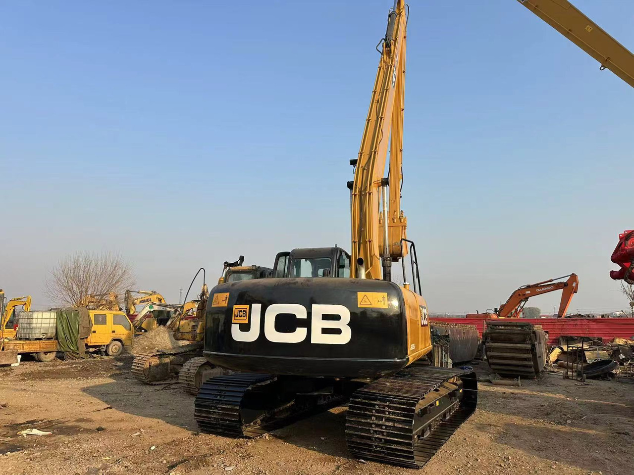 JCB JS220LC - Pásové rýpadlo: obrázek 1 JCB JS220LC - Pásové rýpadlo: obrázek 1