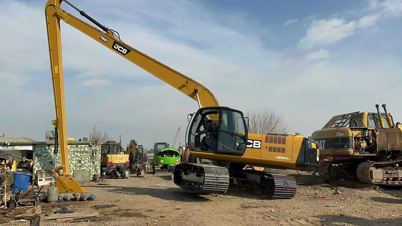 JCB JS220LC - Pásové rýpadlo: obrázek 4 JCB JS220LC - Pásové rýpadlo: obrázek 4