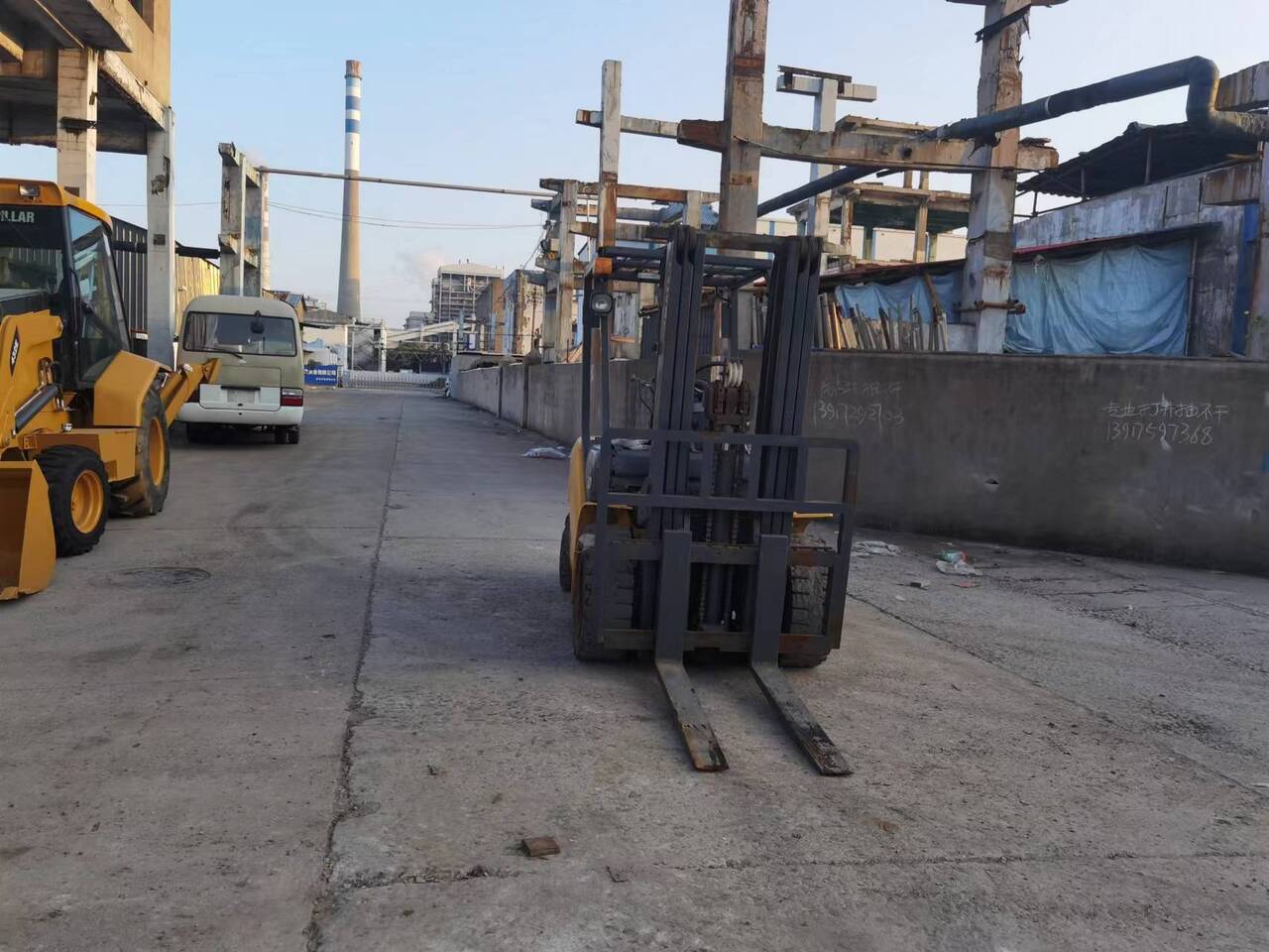 KOMATSU FD30 - Nůžková plošina: obrázek 2 KOMATSU FD30 - Nůžková plošina: obrázek 2