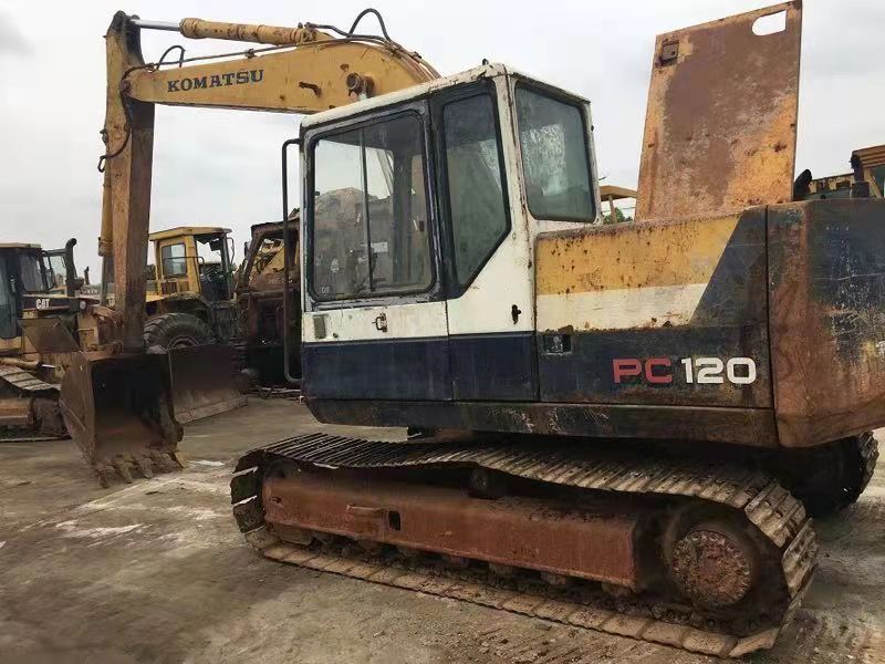 KOMATSU PC120-5 - Pásové rýpadlo: obrázek 4 KOMATSU PC120-5 - Pásové rýpadlo: obrázek 4