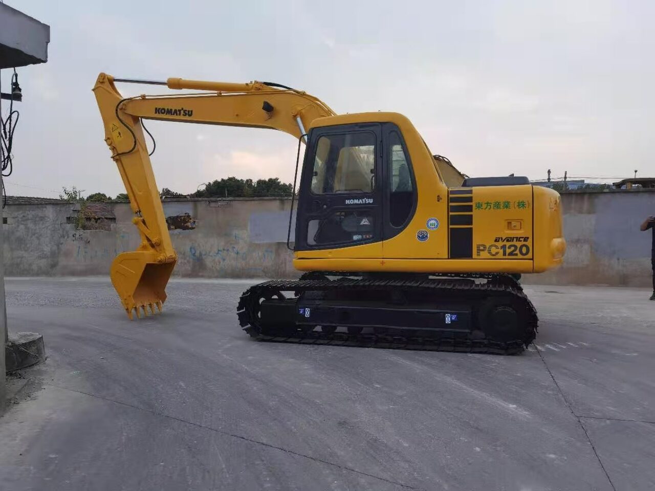 KOMATSU PC120-6 - Pásové rýpadlo: obrázek 2 KOMATSU PC120-6 - Pásové rýpadlo: obrázek 2