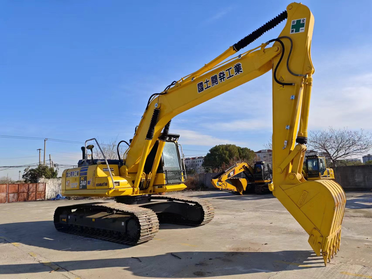 KOMATSU PC240LC-8N1 - Rýpadlo: obrázek 2 KOMATSU PC240LC-8N1 - Rýpadlo: obrázek 2