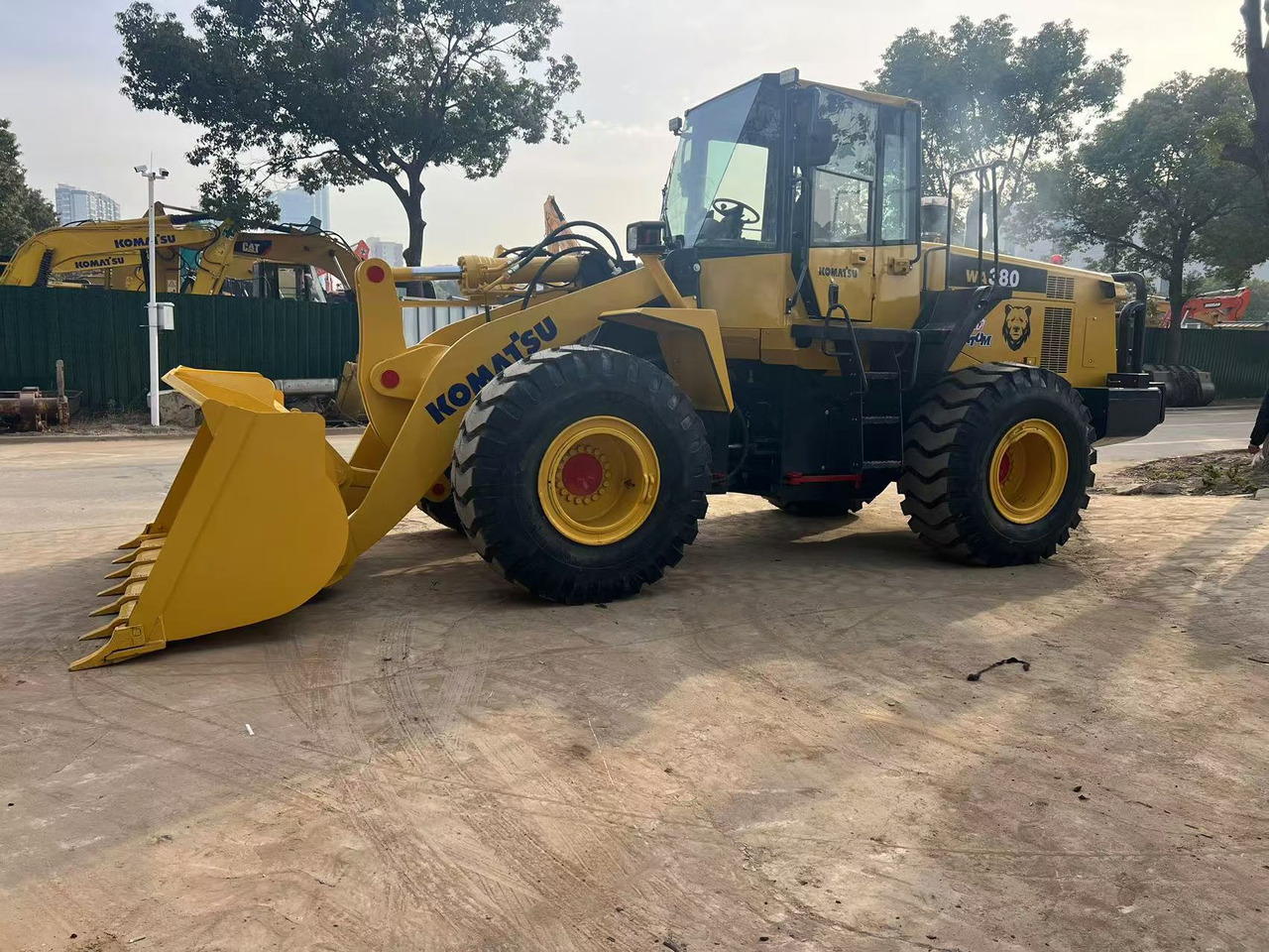 KOMATSU WA380-6 - Kolový nakladač: obrázek 4 KOMATSU WA380-6 - Kolový nakladač: obrázek 4