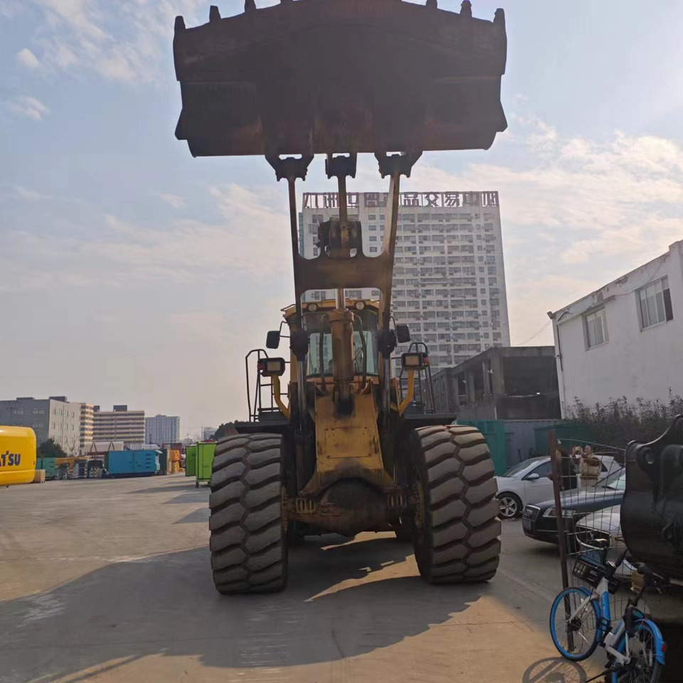 KOMATSU WA600-3 - Kolový nakladač: obrázek 2 KOMATSU WA600-3 - Kolový nakladač: obrázek 2