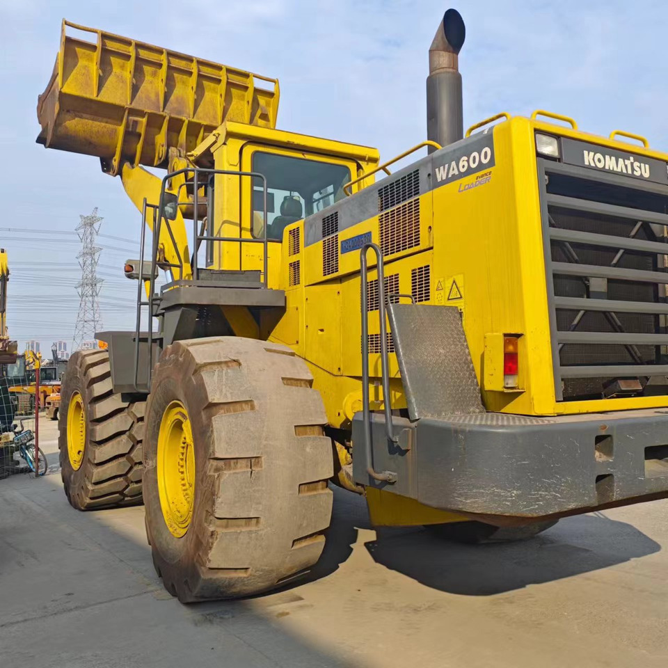 KOMATSU WA600-3 - Kolový nakladač: obrázek 1 KOMATSU WA600-3 - Kolový nakladač: obrázek 1