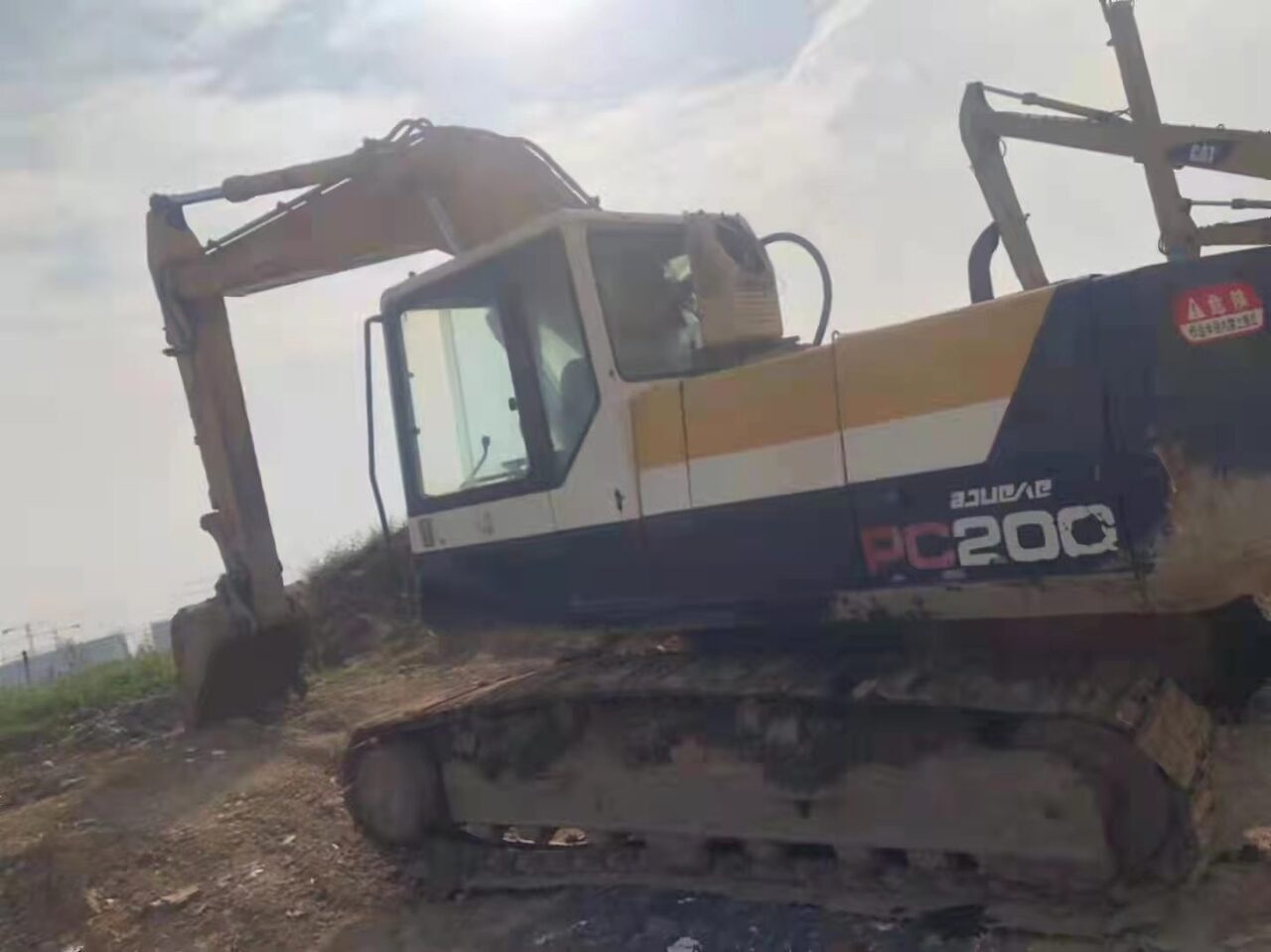 Komatsu PC200-5 - Pásové rýpadlo: obrázek 1 Komatsu PC200-5 - Pásové rýpadlo: obrázek 1