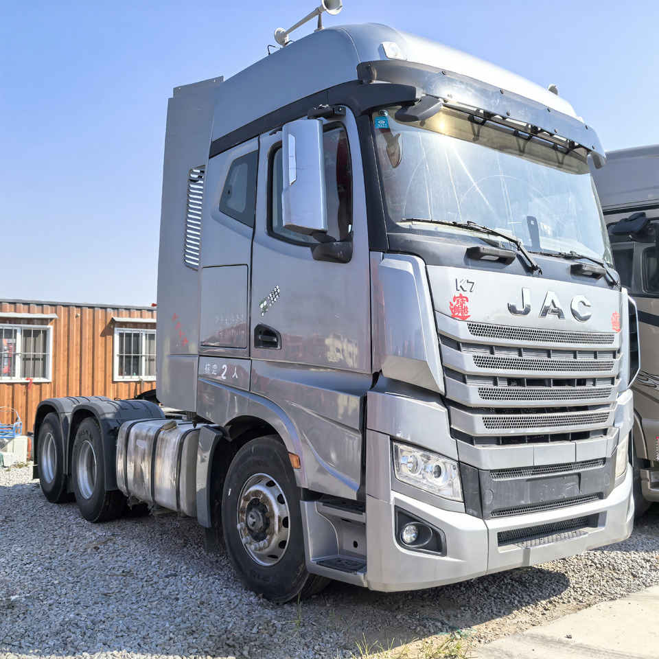 JAC 6x4 K7 - Tahač: obrázek 2 JAC 6x4 K7 - Tahač: obrázek 2