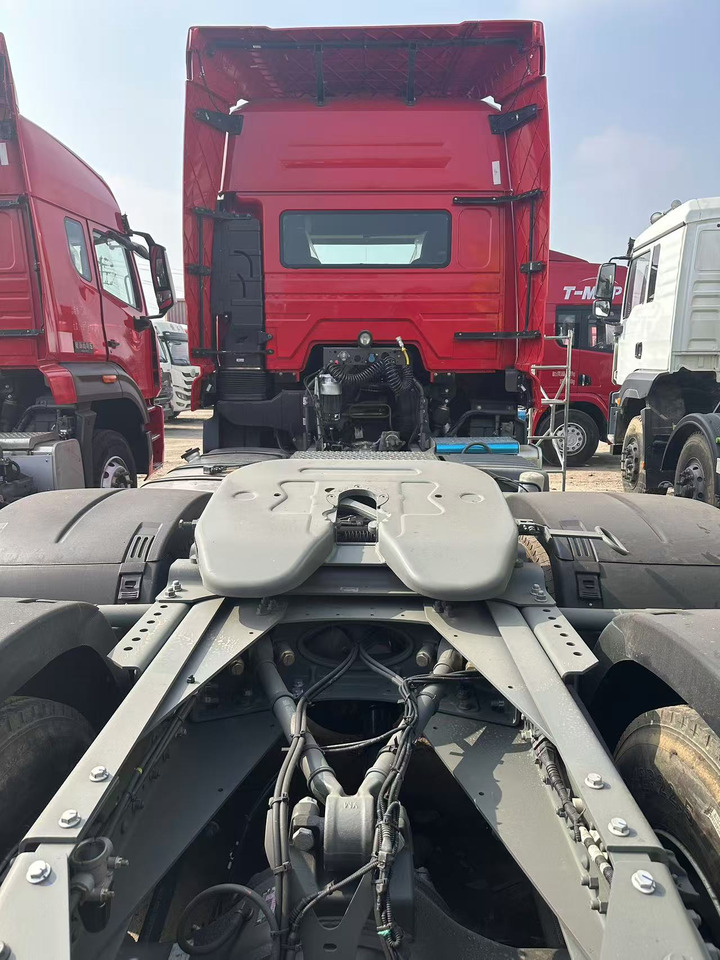 SINOTRUK HOHAN 4X2 - Tahač: obrázek 4 SINOTRUK HOHAN 4X2 - Tahač: obrázek 4
