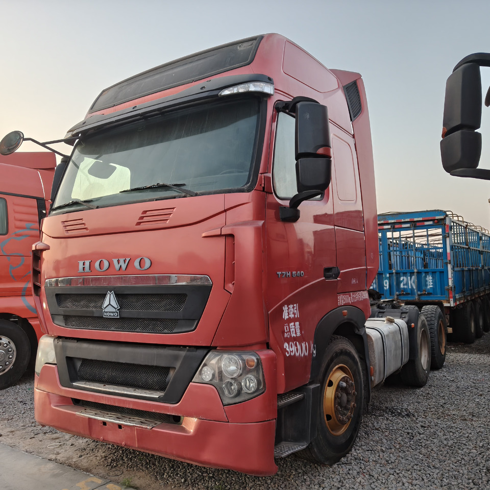 SINOTRUK Howo T7H 6x4 - Tahač: obrázek 1 SINOTRUK Howo T7H 6x4 - Tahač: obrázek 1