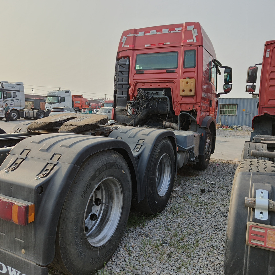 Sinotruk Howo T7H 6x4 - Tahač: obrázek 3 Sinotruk Howo T7H 6x4 - Tahač: obrázek 3