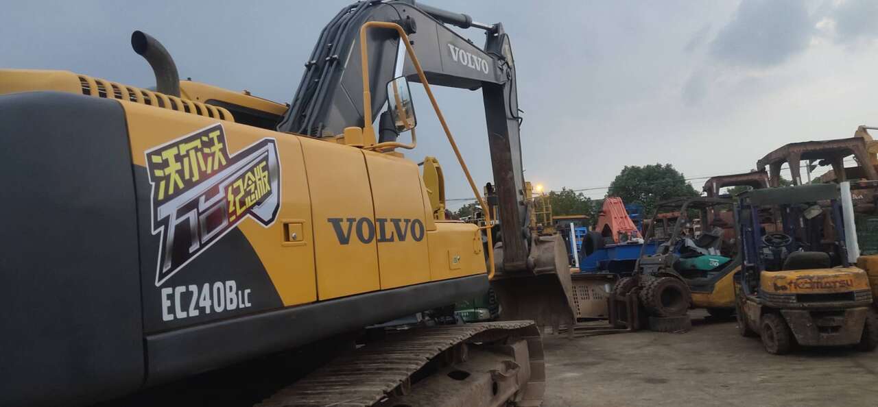 VOLVO EC240BLC - Pásové rýpadlo: obrázek 1 VOLVO EC240BLC - Pásové rýpadlo: obrázek 1