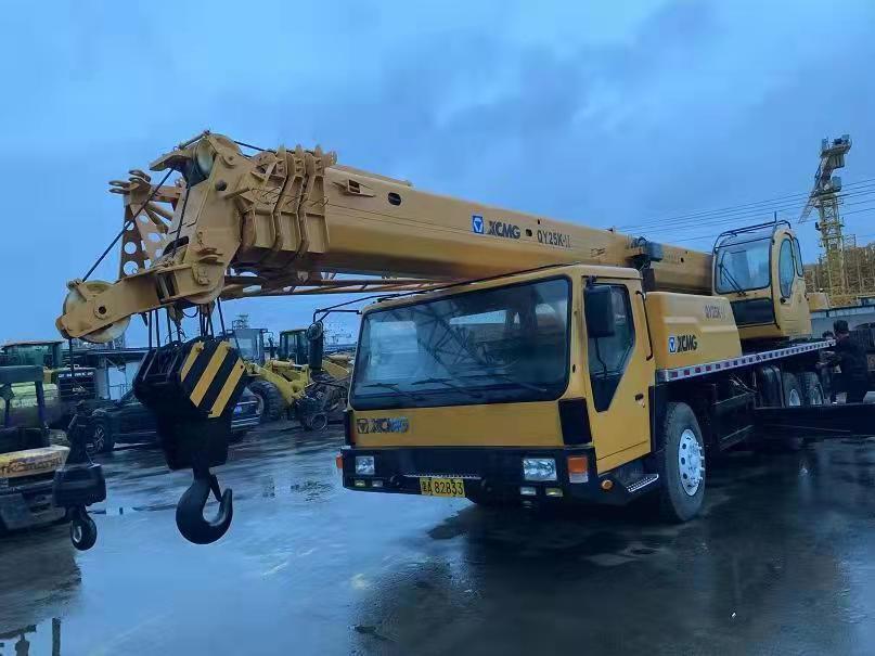 XCMG QY25K - Jeřáb: obrázek 1 XCMG QY25K - Jeřáb: obrázek 1