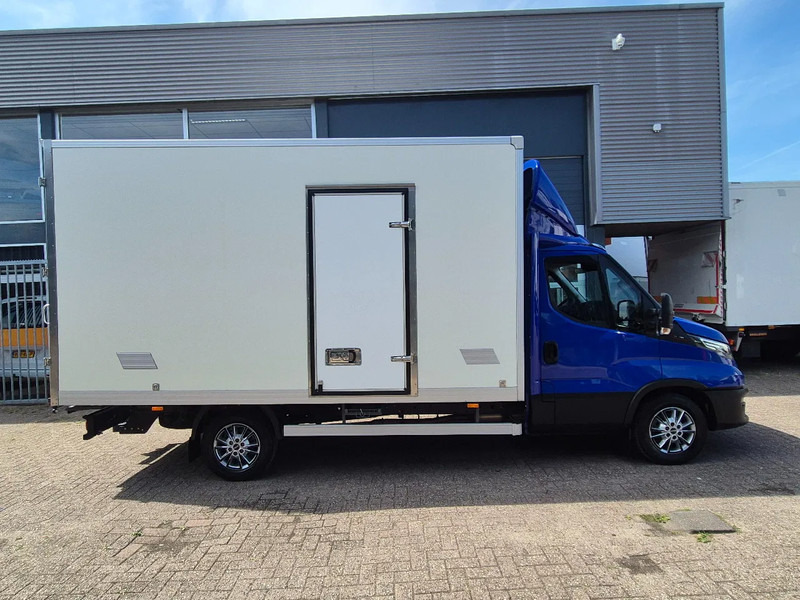 Iveco Daily 35S18 3.0D Koffer/ Xenon/ Airco - Dodávka skřín: obrázek 2 Iveco Daily 35S18 3.0D Koffer/ Xenon/ Airco - Dodávka skřín: obrázek 2