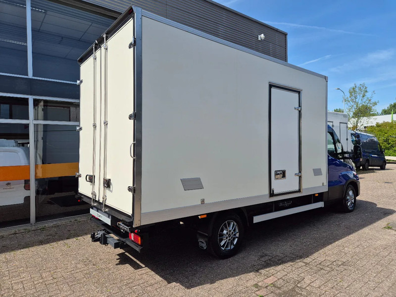 Iveco Daily 35S18 3.0D Koffer/ Xenon/ Airco - Dodávka skřín: obrázek 3 Iveco Daily 35S18 3.0D Koffer/ Xenon/ Airco - Dodávka skřín: obrázek 3