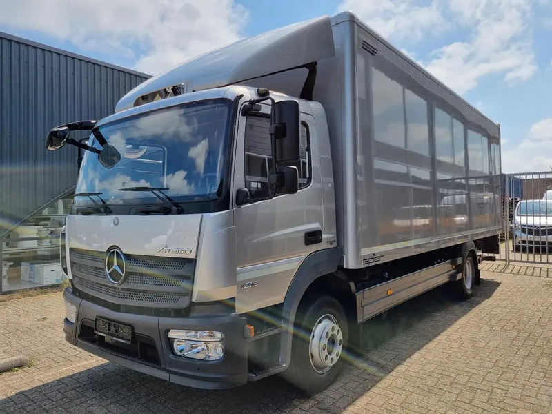Mercedes-Benz Atego 1218 Koffer/ Ladebordwand/ Airco/ Grau Metallic - Skříňový nákladní auto: obrázek 5 Mercedes-Benz Atego 1218 Koffer/ Ladebordwand/ Airco/ Grau Metallic - Skříňový nákladní auto: obrázek 5