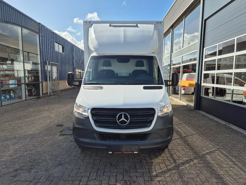 Mercedes-Benz Sprinter 516 CDI BE Clixtar/ Webasto/ 27 KUB/ Nutzlast 3.3T/ 073687 - Dodávka skřín: obrázek 4 Mercedes-Benz Sprinter 516 CDI BE Clixtar/ Webasto/ 27 KUB/ Nutzlast 3.3T/ 073687 - Dodávka skřín: obrázek 4