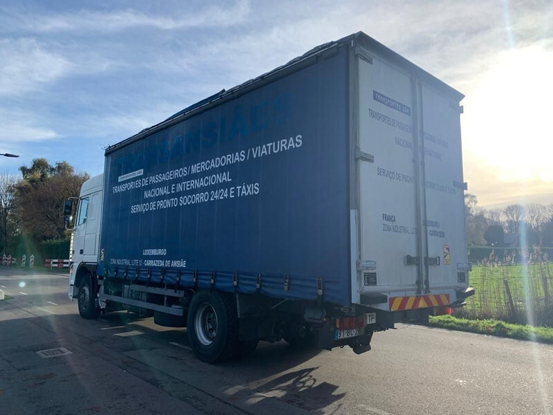 DAF XF 95.430 - Plachtový nákladní auto: obrázek 2 DAF XF 95.430 - Plachtový nákladní auto: obrázek 2