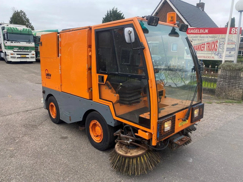 Nilfisk MFH2200 SWEEPER MFH 2200 CLEANER - Průmyslový zametací stroj: obrázek 3 Nilfisk MFH2200 SWEEPER MFH 2200 CLEANER - Průmyslový zametací stroj: obrázek 3